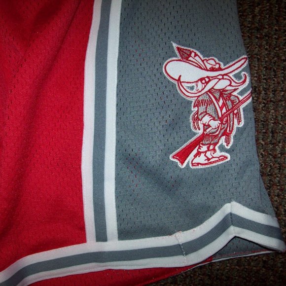 UNLV REBELS STARTER SHORTS 2X - Picture 3 of 6